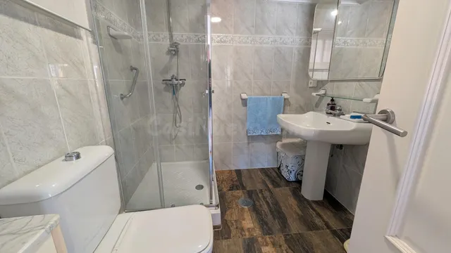 Apartamento con vistas, parking y piscina a un paso de la playa de Levante Benidorm! www.euroloix.com — 4