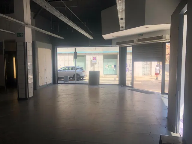 LOCAL COMERCIAL DE 180m2 AL CENTRE DE TORTOSA — 4
