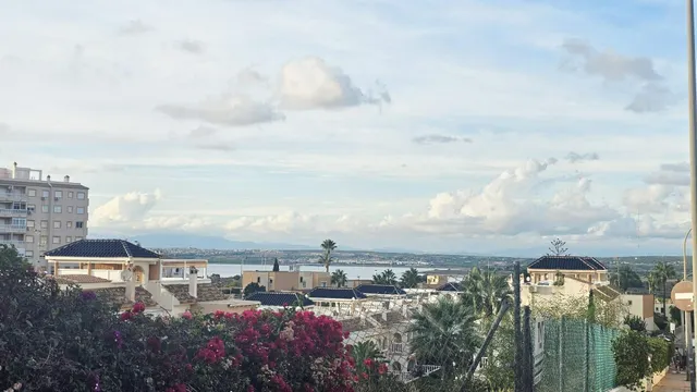 Estudio con piscina. parquing y vista al mar — 33