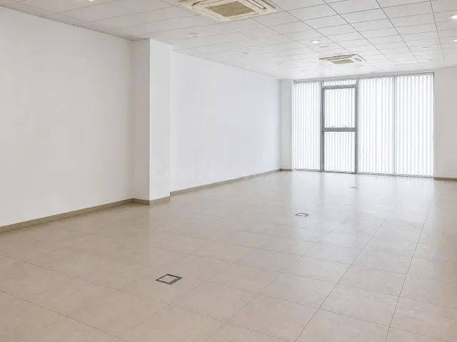 LOCAL DE 120 M2 EN PARQUE EMPRESARIAL DE ANTEQUERA - foto 4