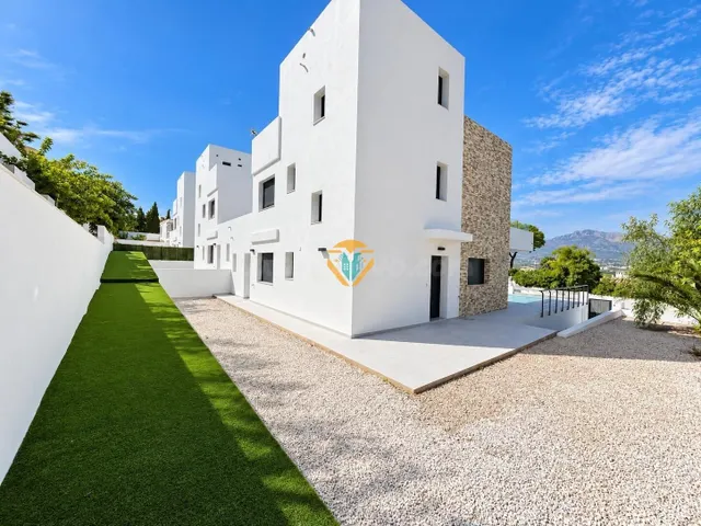 Exclusivo Chalet de Obra Nueva en Albir - Alfaz del Pi - foto 2
