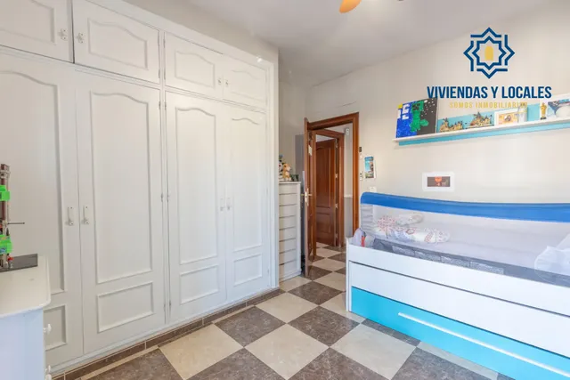Casa en Armilla con terraza, patio y amplia cochera — 21
