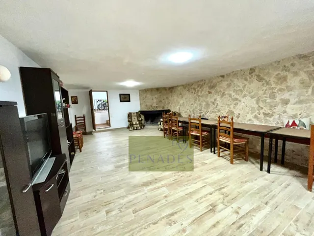 Espectacular chalet a la venta con impresionante jardín interior — 34