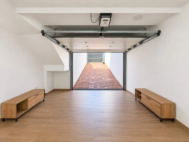 Exclusiva vivienda adosada de diseño a solo 800 metros del mar — 27