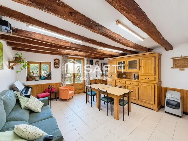 No es una casa más. Es una vivienda de 1880 con carácter. - foto 2