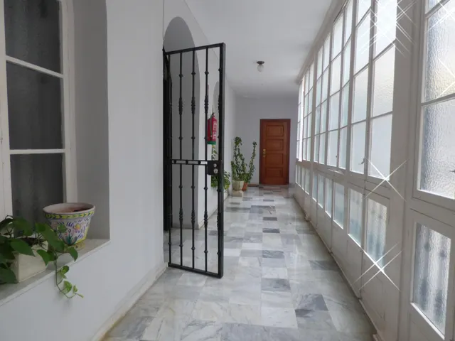 ¡Magnífico piso con ascensor en el centro histórico de Cádiz, junto a la Plaza de San Francisco! — 34
