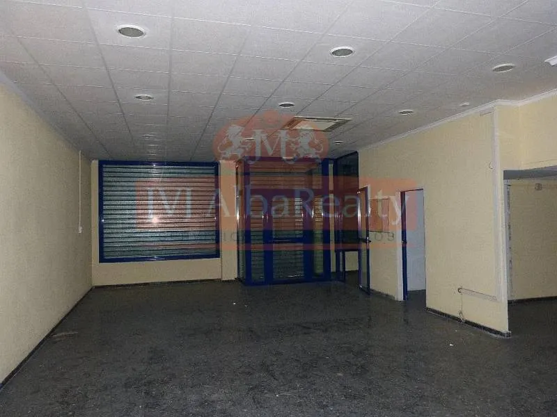 SE VENDE LOCAL 181MTS. A DOS CALLES FACHADA 10.30 Y FACHADA DE 6.30