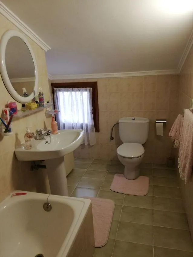 Chalet independiente con piscina, jardín y amplias posibilidades — 11
