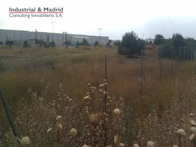 PARCELA INDUSTRIAL EN VENTA EN ARGANDA DEL REY - foto 2