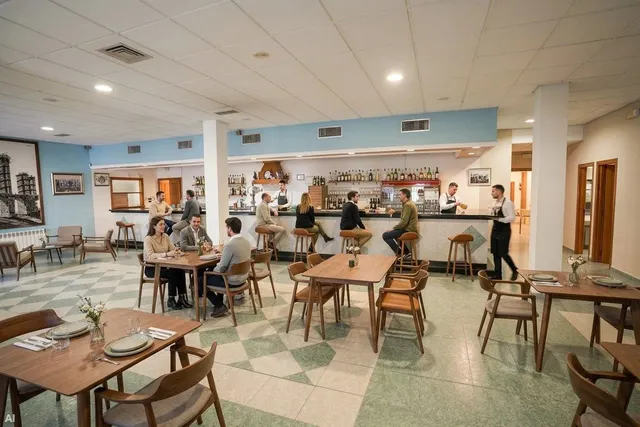 Local comercial de hostelería con gran terraza y salón de eventos en Guadiana. — 27