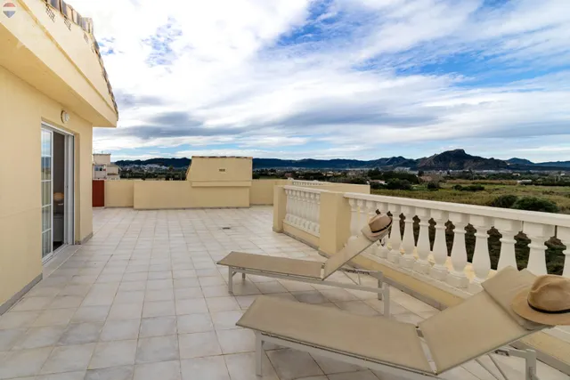 ESPECTACULAR ÁTICO CON GRANDES TERRAZAS EN DÉNIA — 21