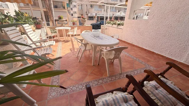 SU CASA JUNTO AL MAR EN SANTA POLA LE ESTÁ ESPERANDO — 2