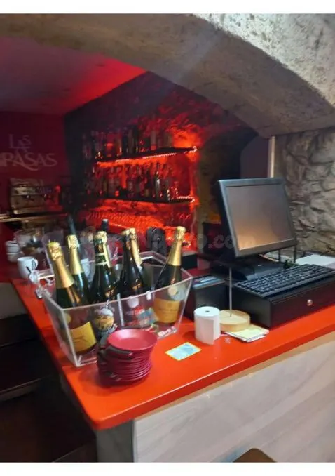 Restaurante en pleno rendimiento con magnífico dúplex en el  - foto 3