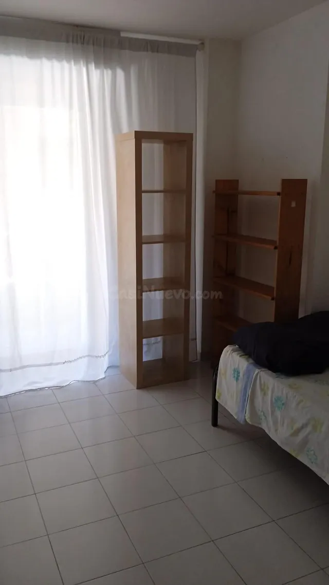 Apartamento de 1 dormitorio con vistas laterales al mar — 4