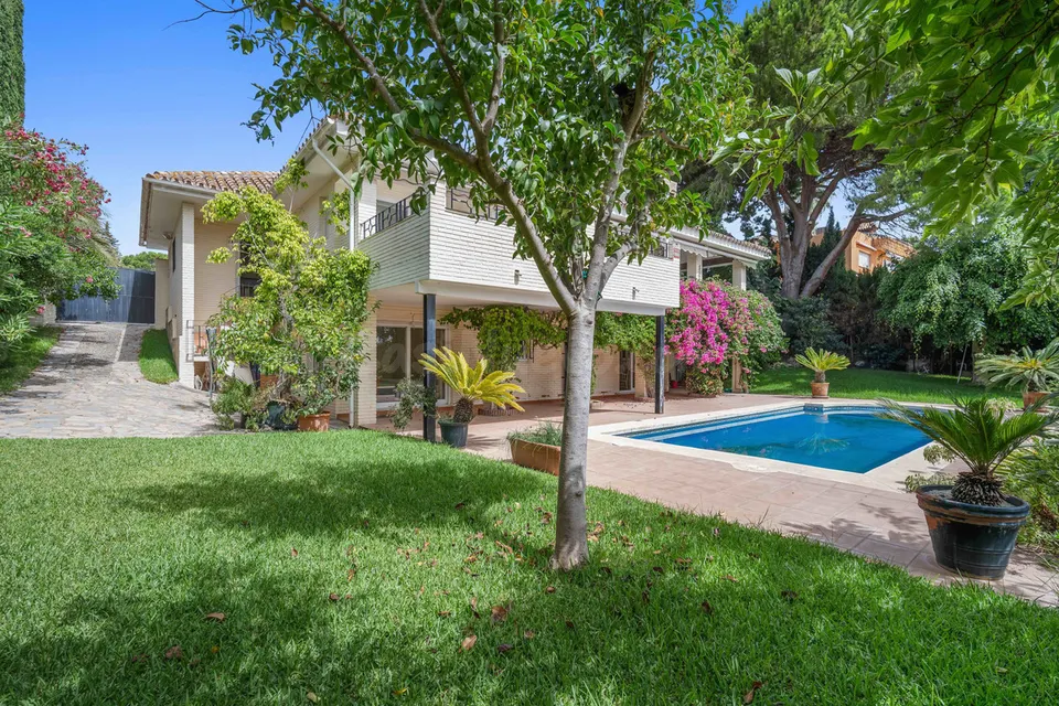 Chalet 4 habitaciones 307m² en venta - Marbella
