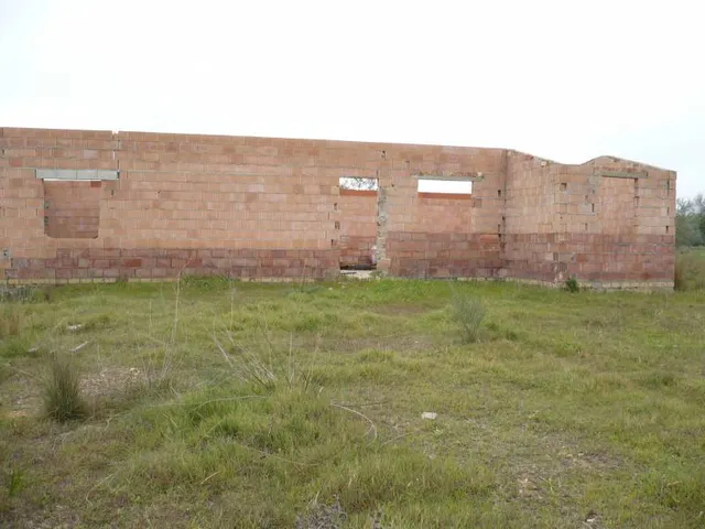 SE VENDE PARCELA EN URB. LAS MONJAS — 3