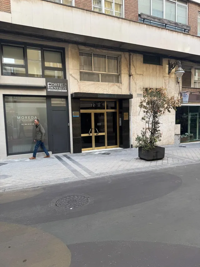 Amplia Oficina en Venta - Calle Claudio Moyano, Valladolid — 18