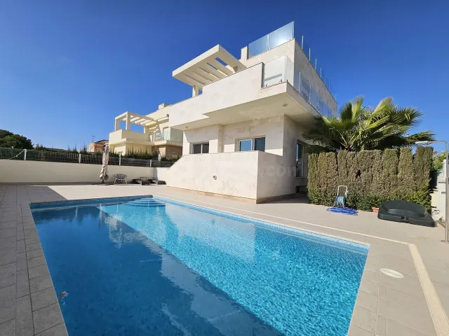 Villa 5 habitaciones 306m² en venta - La Zenia