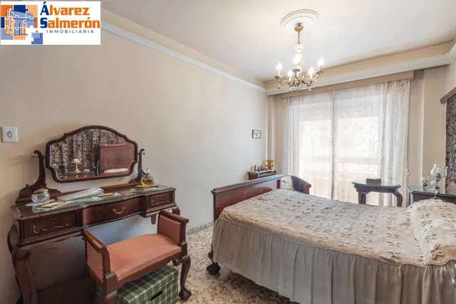 Amplia vivienda en pleno centro de Granada — 15