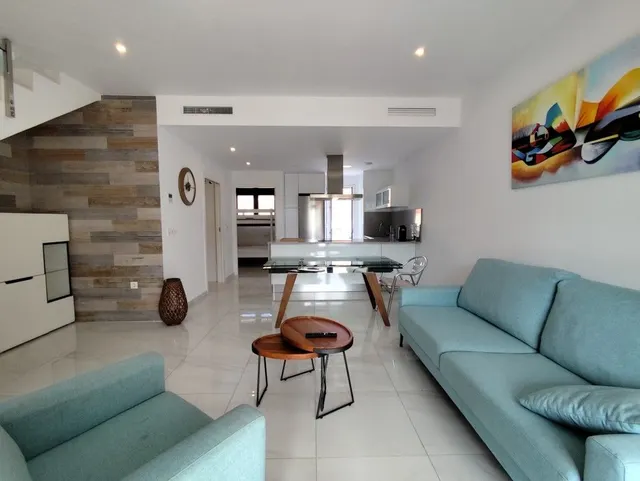 Casa adosada en Bigastro con 3 dormitorios, 3 baños, soláriu - foto 3