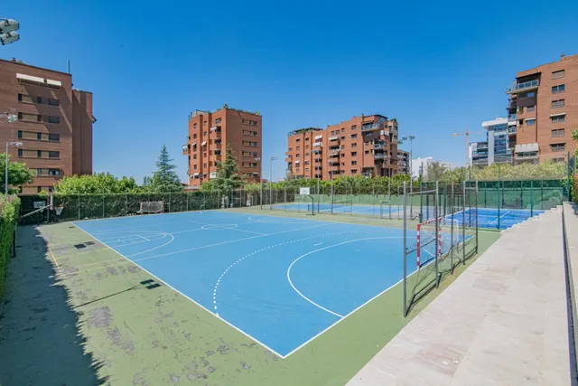 EXCLUSIVO ATICO EN RESIDENCIAL GRAN PARQUE EN VENTA DE 4 DOR - foto 2