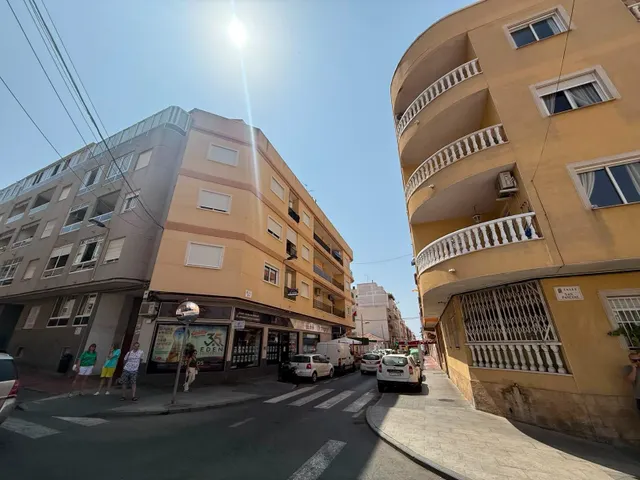 Céntrico a pocos metros de la playa, ¡TODO CERCA! — 24
