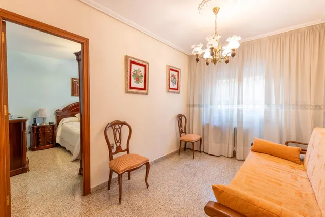 Amplia vivienda de 4 dormitorios con plaza de garaje opcional en Granada — 16