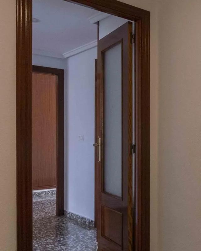 Amplia vivienda de 4 dormitorios con garaje, trastero y metro a pocos minutos — 14