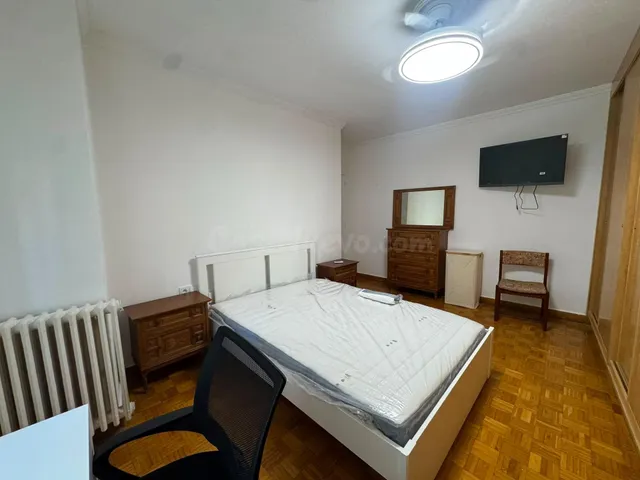 Amplias habitaciones en Alquiler en Piso en la Zona de La Pl