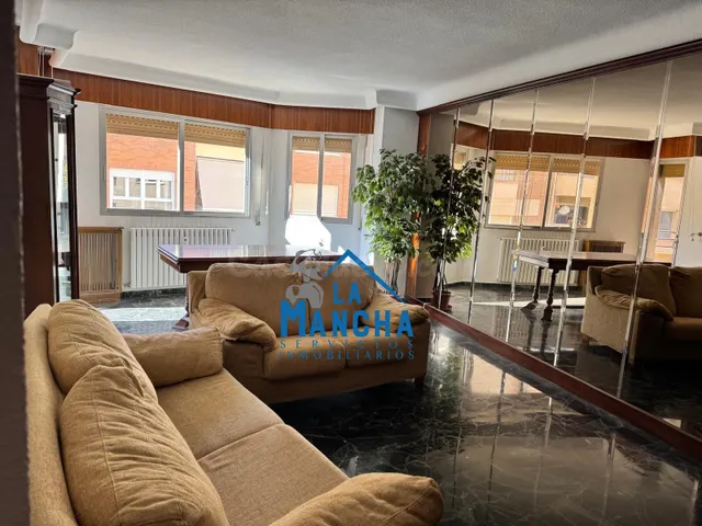 *280.000€* INMOBILIARIA LA MANCHA VENDE PISO EN EL CENTRO DE - foto 2