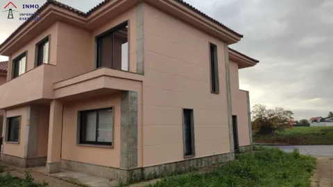 Casa-Chalet en Venta en Ferrol La Coruña Ref: 438584