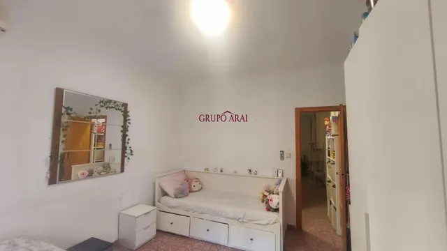 Se vende piso en calle Valencia — 13