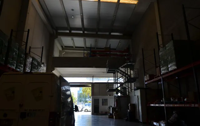 Nave esquinera en alquiler en zona industrial de Vilanova i la Geltrú — 7