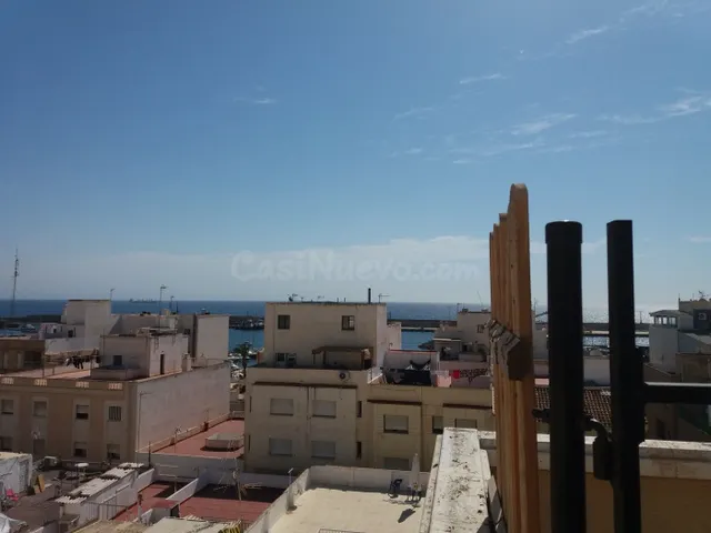 ESTUPENDO APARTAMENTO CON TERRAZA DE 40M2 EN GARRUCHA - foto 2