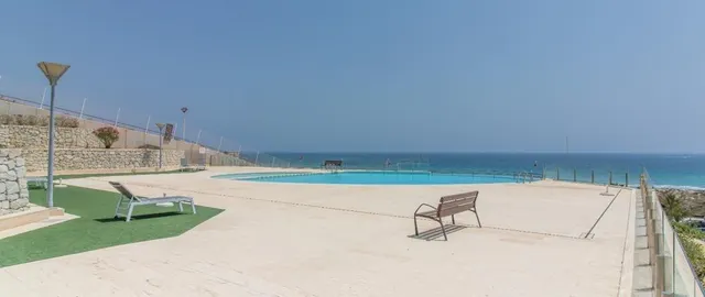 Apartamento 2 Dormitorios y 2 Baños gran terraza con vistas  1ª linea Piscina garaje y trastero — 40