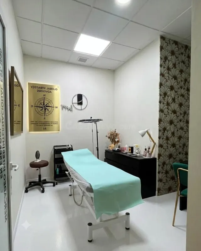 Clínica de Fisioterapia y Medicina Estética en traspaso en N - foto 4