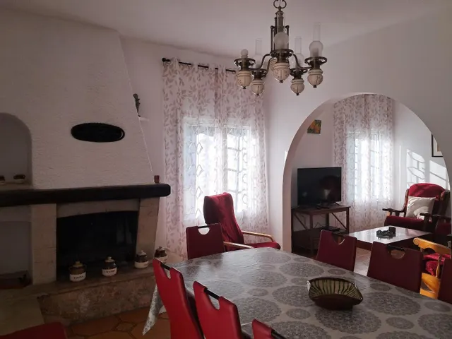 CASA CON LICENCIA TURISTICA 5 Hab — 10
