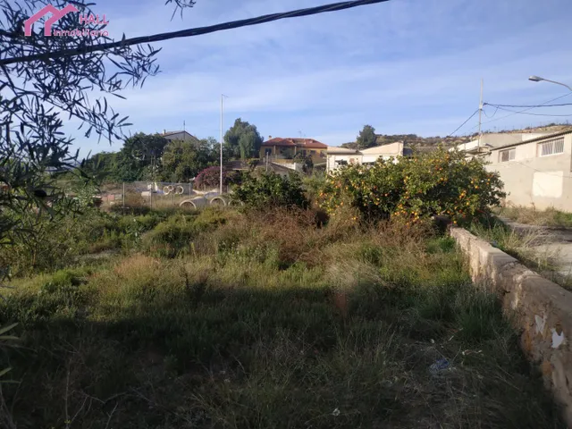PARCELA CON VIVIENDA Y NAVE — 9