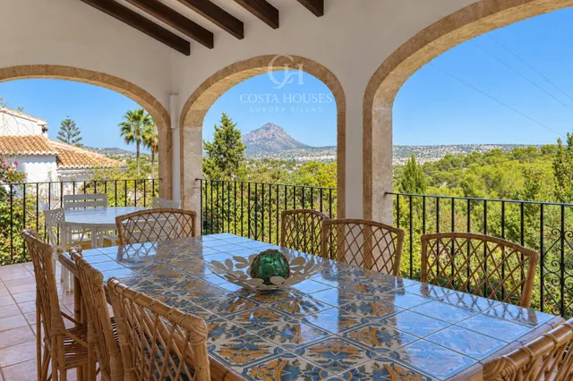 VILLA JARDI · DOBLE PARCELA, JARDINES MADUROS Y VISTAS AL MONTGÓ EN EL TOSALET JÁVEA — 9