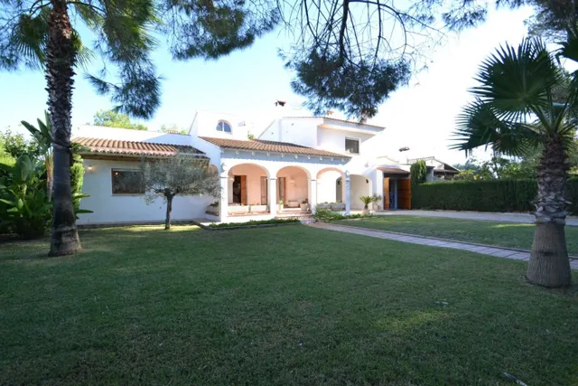 Chalet con 1.000m2 de terreno en la playa de Riumar - foto 2