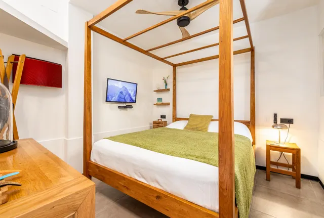 Casa unifamiliar en venta  con piscina privada, 5 dormitorios y amplio patio en Málaga — 17