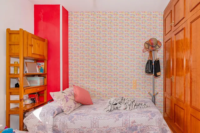 ¡Vive en el Corazón de La Zubia!  Piso Luminoso y Listo para Ti — 10