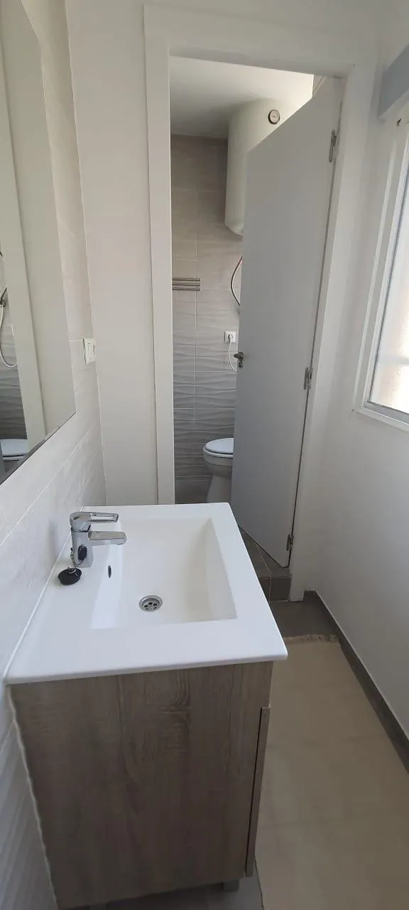 Fantástica vivienda reformada. junto a la playa. ideal para vivir o como inversión — 13