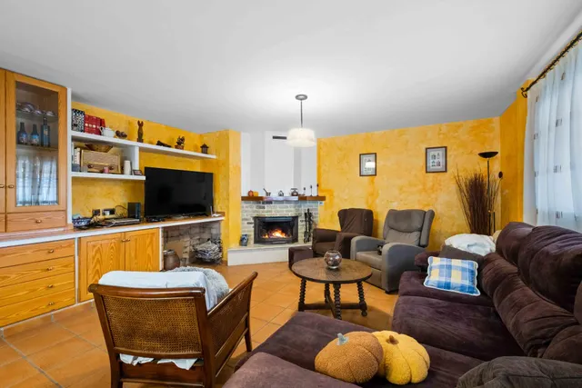 Preciosa finca Chalet con 4 dormitorios y 3.000 m2 de parcela vallada en la Robella — 25