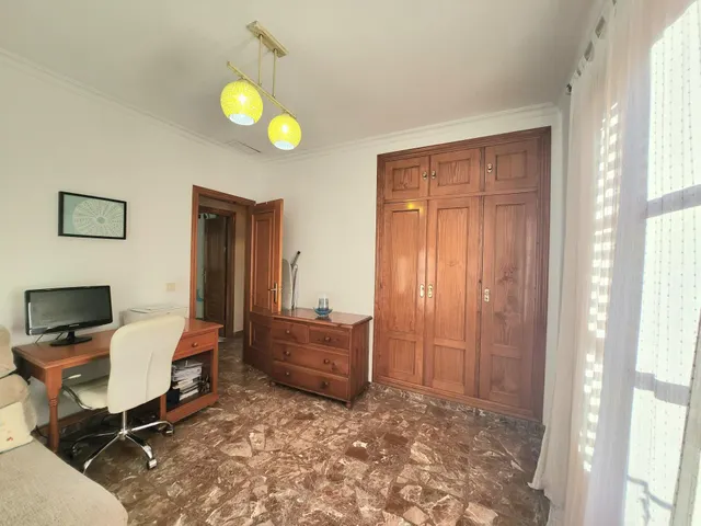 IMPRESIONANTE CASA EN CENTRO DE ALCALA DE UNA SOLA PLANTA CON LOCAL COMERCIAL Y GARAJE. — 25