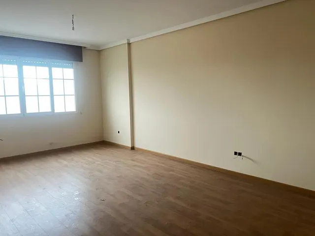 EDIFICIO EN CUATROVIENTOS — 8