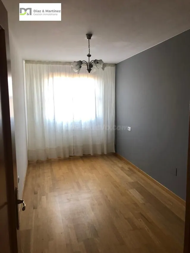 AMPLIO PISO DE 3 DORMITORIOS EN VILLANUEVA DE CARRIZO