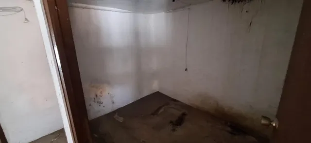 Casa de Pueblo en el Centro Histórico de Bembibre para Reformar — 21