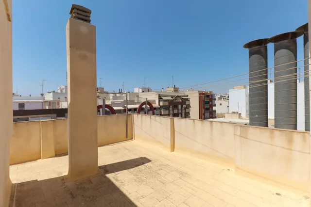 APARTAMENTO EN EL CENTRO DE TORREVIEJA CON GARAJE Y TRASTERO — 21