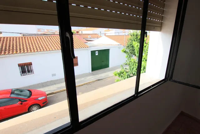 Casa con cochera en Valdelacalzada — 30